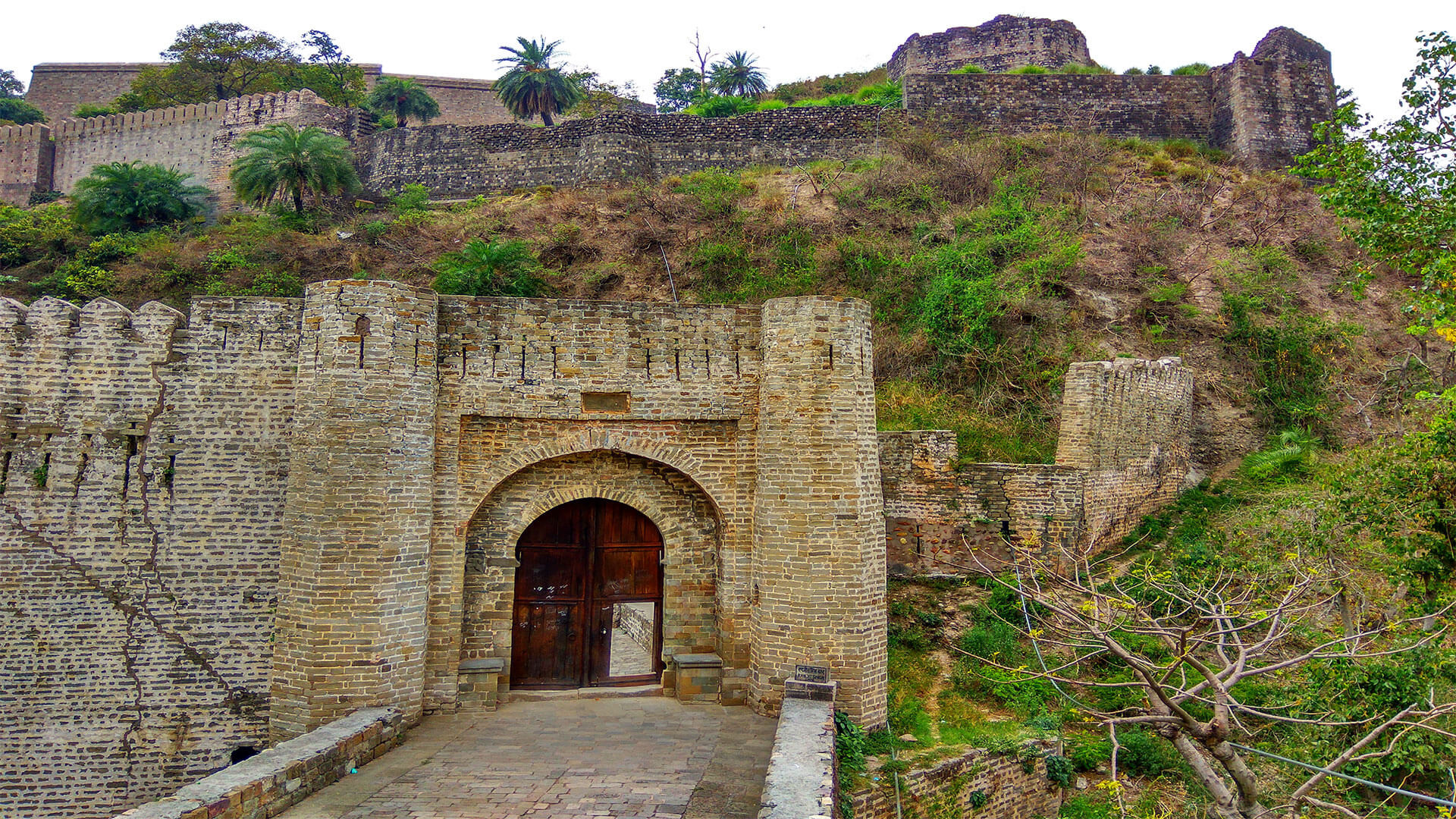 Kangra Fort Explore: History Amidst Majestic Ruins